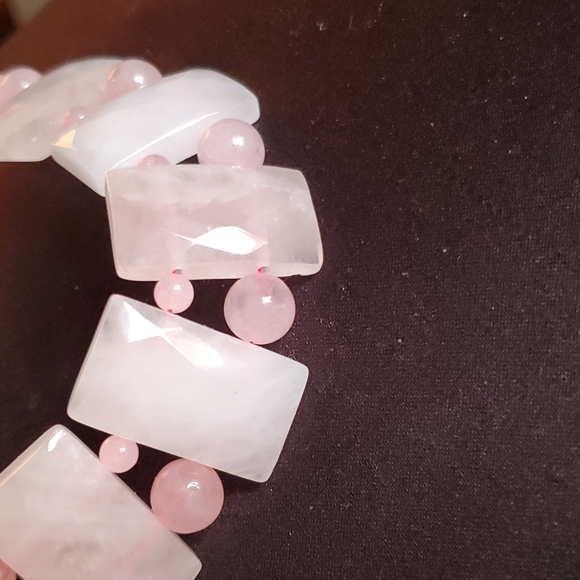 Rose Quartz 18-20in necklace in Stainless Steel - Picture 9 of 11